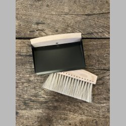 Bordfejeb�rste med fejebakke