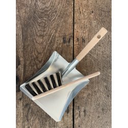 Hndfejekost og fejebakke 