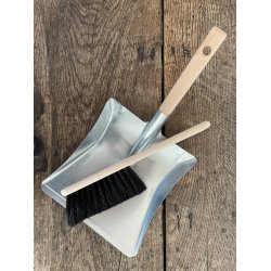 Hndfejekost og fejebakke 