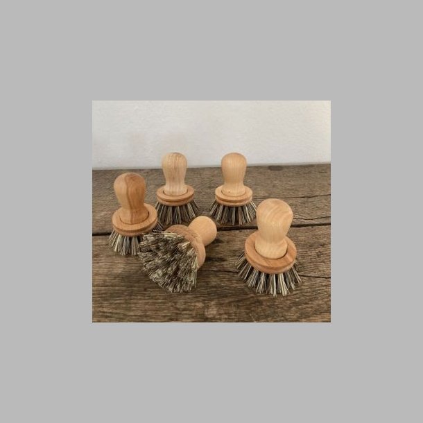 Gr�ntsagsb�rste med rundt ergonomisk greb