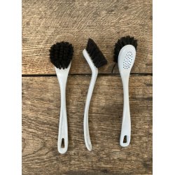 Opvaskebrste med plastikskaft