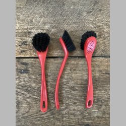 Opvaskeb�rste med plastikskaft