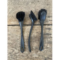 Opvaskebrste med plastikskaft