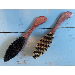 H�rb�rste med vildsvineh�r