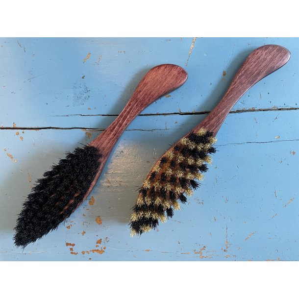 H�rb�rste med vildsvineh�r