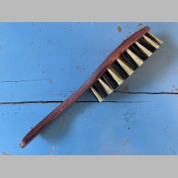 H�rb�rste med vildsvineh�r